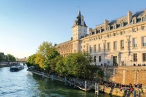 Conciergerie Entrance Ticket Seine River Cruise Reviews November 2024