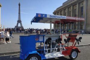 Excursion prolongée dans un vélo-bar à bière à Paris Review