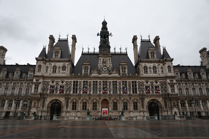 Le Marais Private Walking Tour with classical architectural buildings.