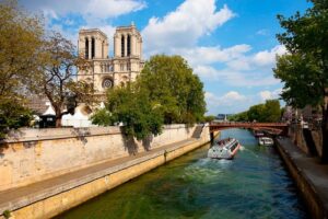 Eiffel Tower, Seine River Cruise & Montmartre Small Group Visit Review