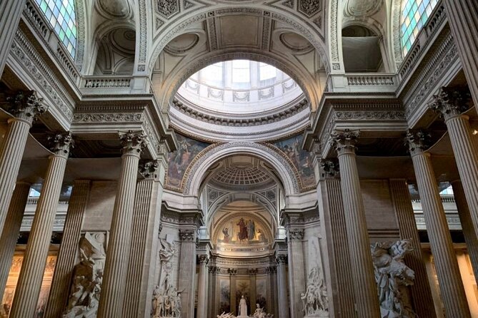 Paris Pantheon Entrance Ticket & Seine River Cruise with a classic view of the castle.