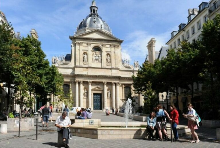 10 Best Free Walking Tours in Paris, France