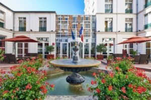 Hotel Vacances Bleues Villa Modigliani features an intrinsic facade