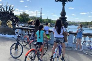 Bike Paris treasures with a live guide - Families & Friends Review