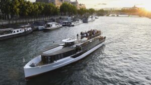 Combo - VDP aperitif cruise on the Seine and 1 Rew Review