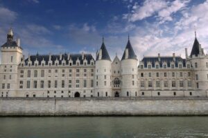 Conciergerie Entrance Ticket & Seine River Cruise Review