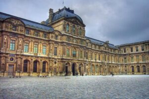 Louvre Murder and Mystery Tour Review