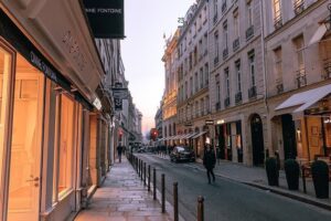 Luxury Paris features a fashion walking tour