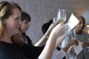 Paris 2-Hour Wine Tasting Session with Expert Sommelier Review