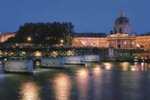 Paris by Night Illuminations Tour and Seine River Cruise Review