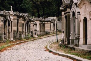 Pere Lachaise Cemetery Guided Walking Tour - Private Tour Review