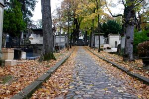 Père Lachaise Cemetery Walking Tour in Paris Review