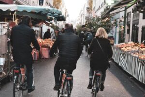 Secret Paris Tour on a dutch bike Review