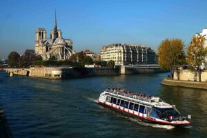 Seine River Cruise on board Vedettes du Pont Neuf Review