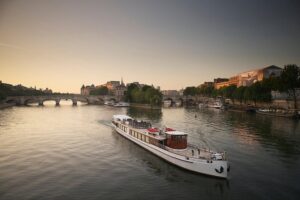 Yachts de Paris Seine River Gastronomic Dinner Cruise Review