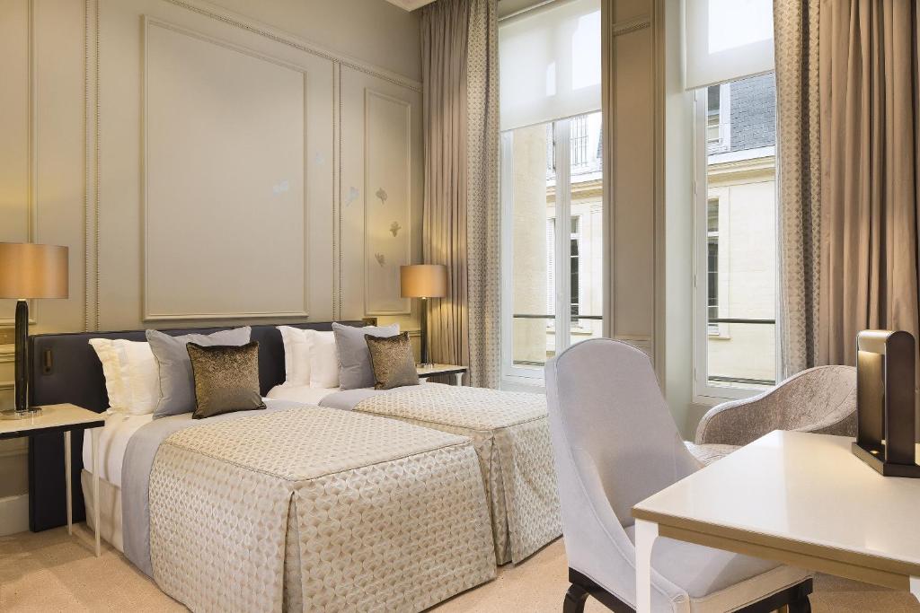 Le Narcisse Blanc Hôtel & Spa provides a luxurious stay with a focus on comfort and elegance.