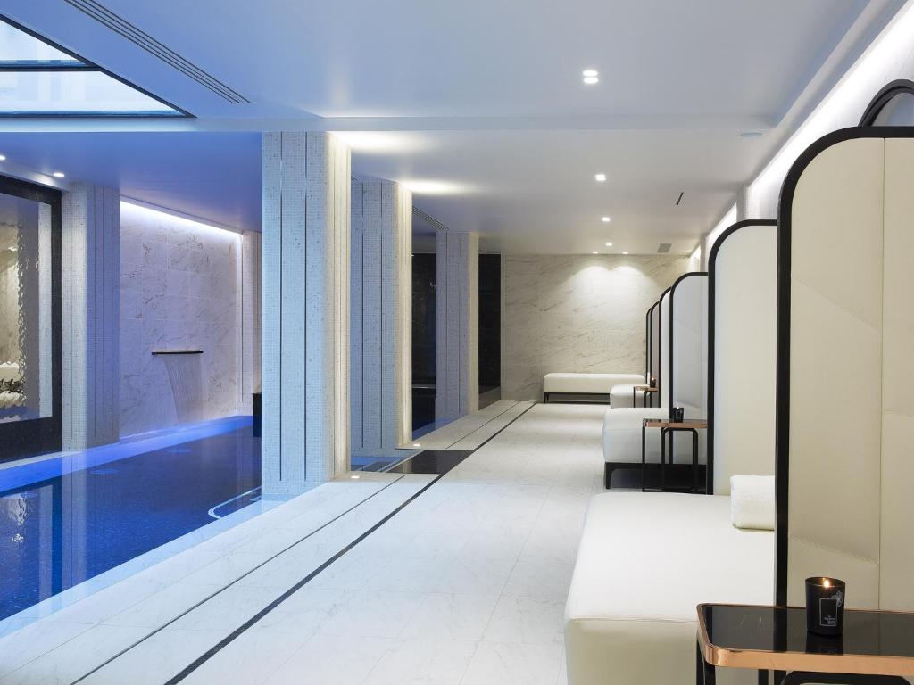 Le Narcisse Blanc Hôtel & Spa is a sanctuary in Paris that prioritizes your relaxation and well-being.