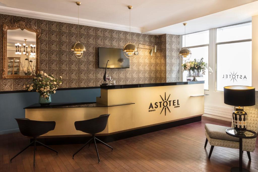 The lobby at ibis Styles Paris Eiffel Cambronne offers a chic and inviting atmosphere