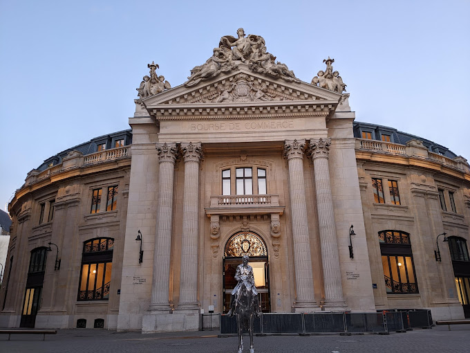 Colonne Medicis facade