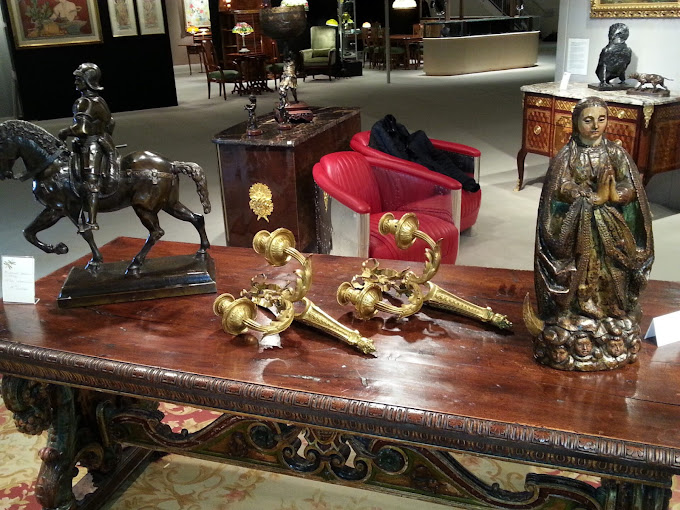 Antiques for sale at Galerie l'Atrium