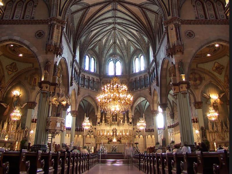 Inside Église Saint-Antoine de Padoue