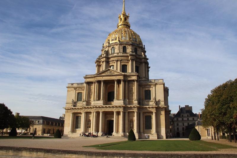 Jardin de l'Intendant exterior building