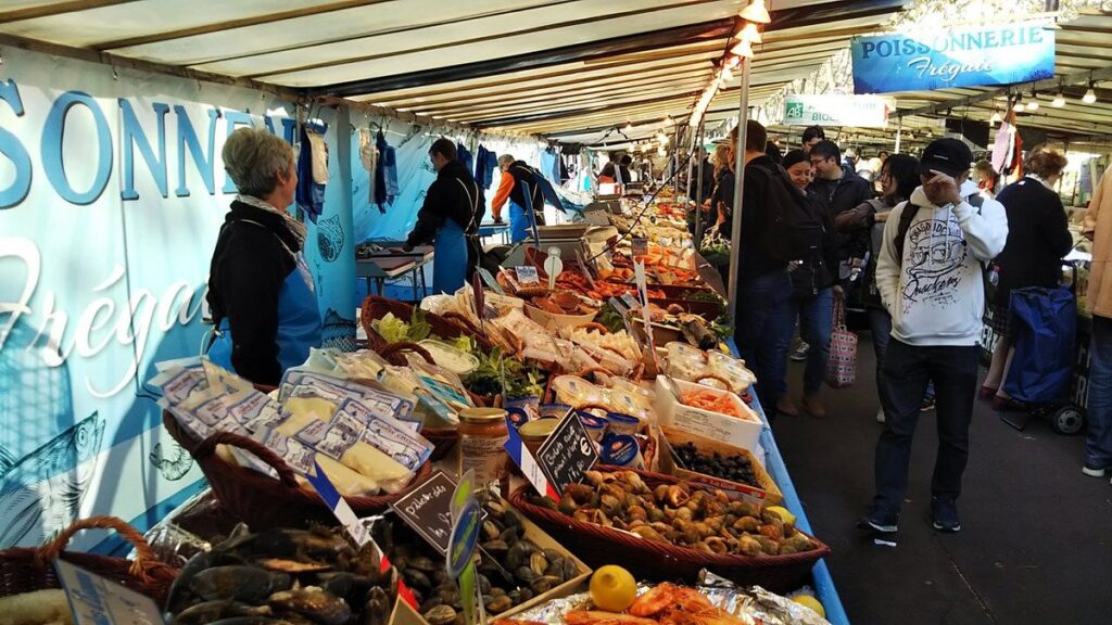 Shops and stalls in Marché du Président Wilson, Paris, France