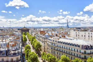 An image that shows the route from different Parisian and Which Arrondissement is the Eiffel Tower in.