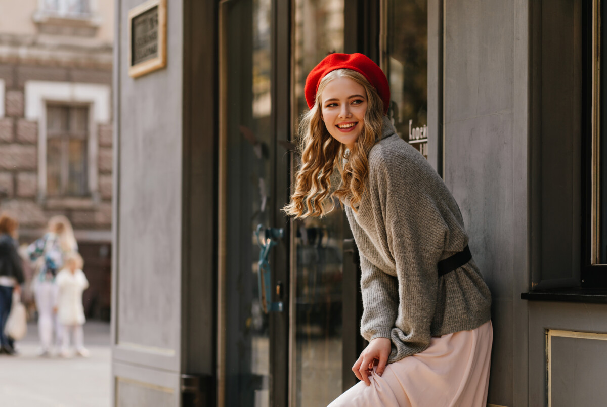 Girl wearing a fashionable clothes in Paris